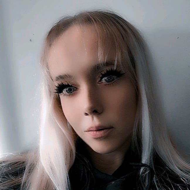 Couple seeks double room Main Photo