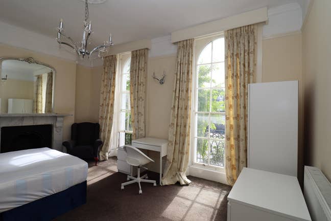 5 Modern Brand-New Rooms in Maisonette/1min to Bow Main Photo