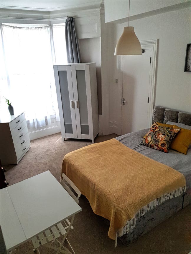 Two En-Suites in Hackney Main Photo