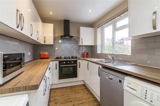 Stunning Double Room Available – Prime West Bridgf Main Photo