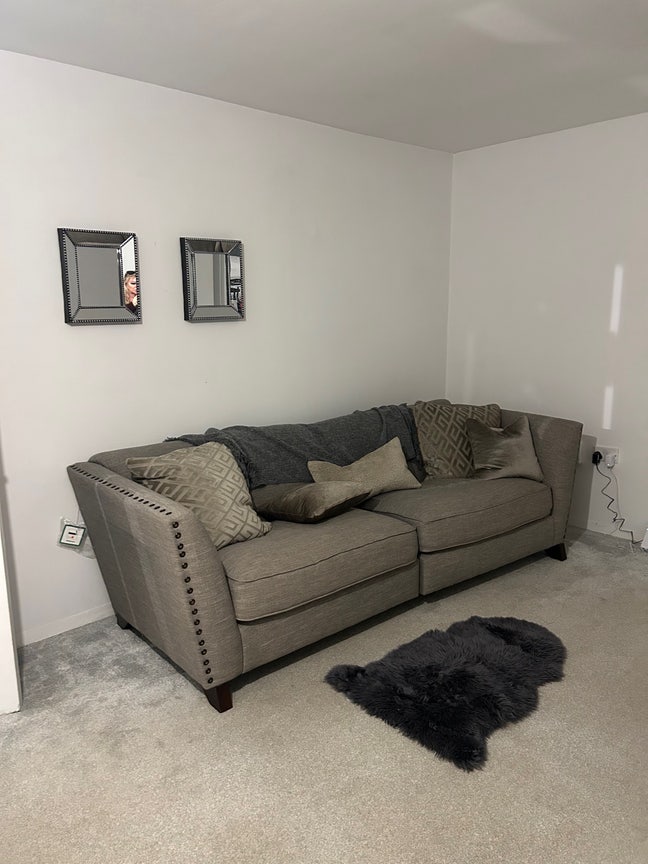 1 Large DoubleBedroom  Main Photo