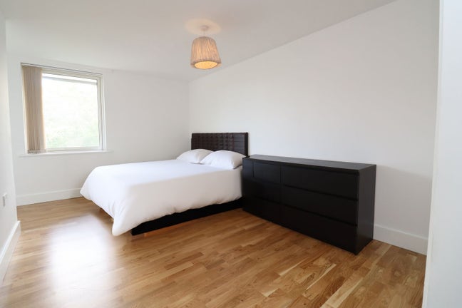 3 Beautiful Rooms in Canary Wharf Main Photo
