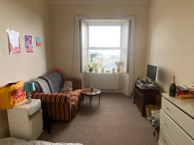 Part furnished double room near RSCH/Lidl Main Photo
