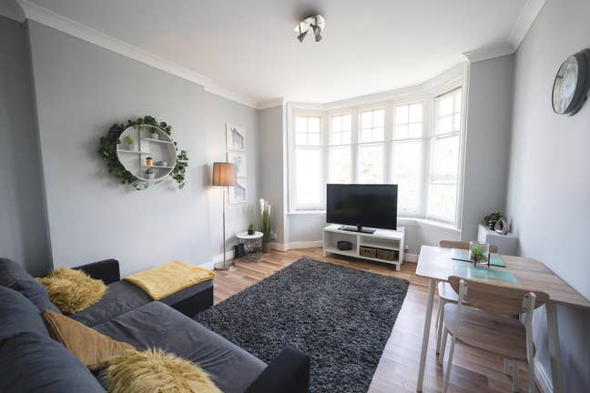 Room in a Shared Flat, Beechey Road, BH8  Main Photo