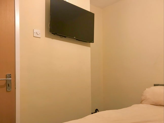 Benefits recipient welcome, no agencies charge Main Photo