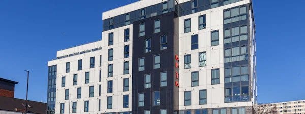 Studio Tenancy Takeover Main Photo