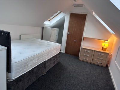 Ensuite double available .  Main Photo