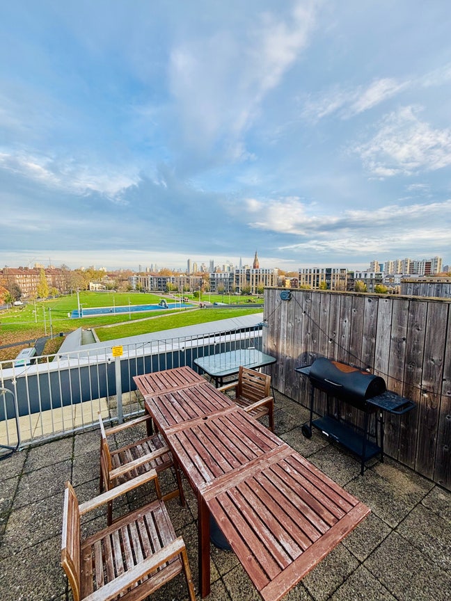 Double Room in Modern Flat (Oval/Stockwell) Main Photo