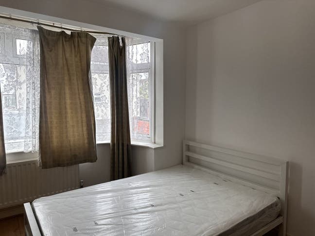 Newly Refurb DBL Lovely Room@RM10 9TB/Degenham  Main Photo