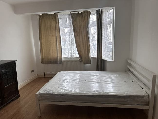 Newly Refurb DBL Lovely Room@RM10 9TB/Degenham  Main Photo