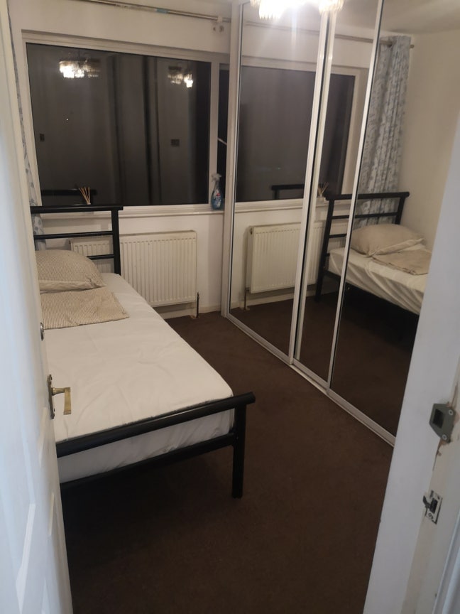 Small double for rent in maidenhead  Main Photo