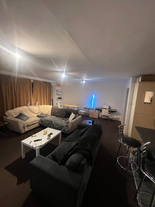 Double Bed Room Heaton Moor Main Photo