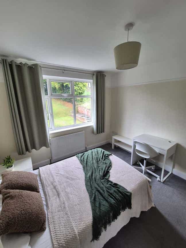 RoomsBySue - Capability Green/Airport/Town Main Photo