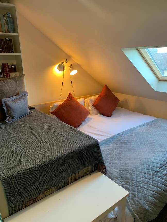 Loft Room With En-Suite In Lovely Welcoming Home! Main Photo