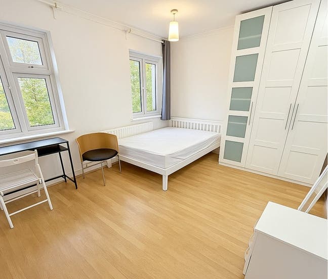 Garden-  Sudbury Hill - Harrow - All bills incl Main Photo