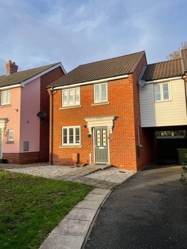 Double Room with All Bills Included Main Photo