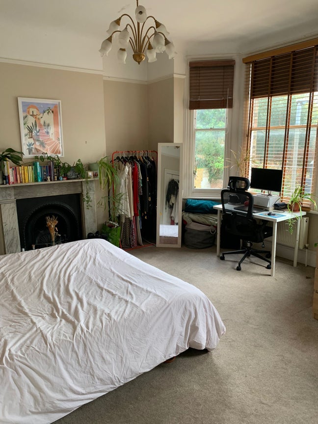 Large Double Room in Lovely Wandsworth House Main Photo