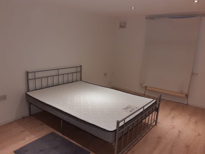 🏡 Spacious 3-Bedroom House in West Ealing  Main Photo