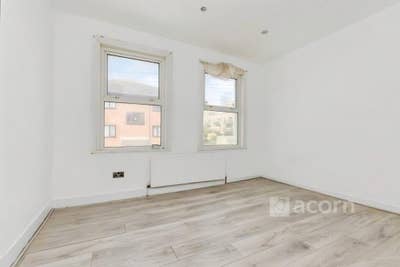 Bright 3 Bedroom Shared House Main Photo