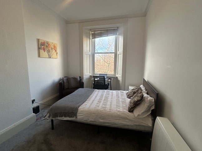 Bright & Modern 2-Bedroom Flat Near Haymarket St Main Photo