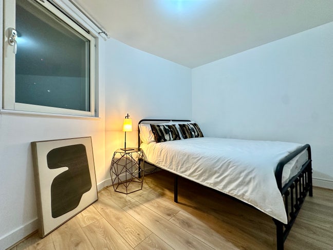 Beautiful 2-Bedroom Studio Apartment – Barking Main Photo