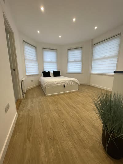 Bournemouth west cliff all bills included studios Main Photo