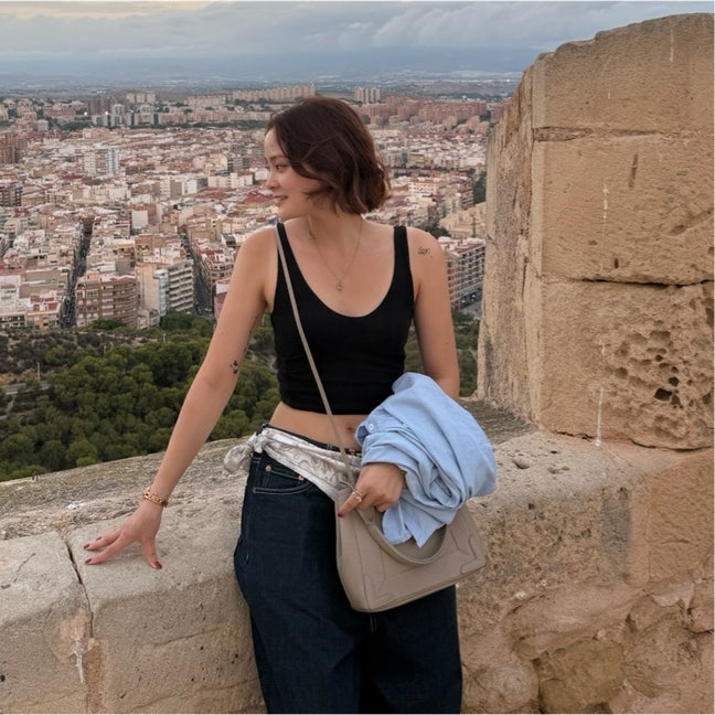 Professional Female seeks a single or double room Main Photo