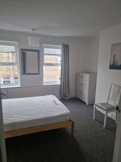 Stunning Newly Refurbished Room Main Photo