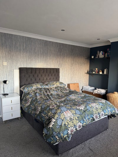 Large Double Bedroom  Main Photo