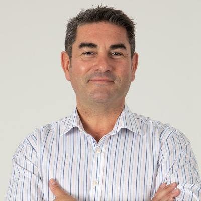 Friondly, Tidy & Mature Professional Main Photo