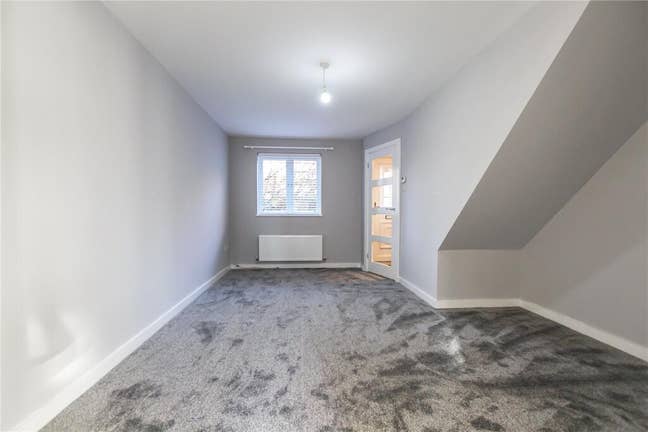 Completely refurbished throughout this is a deligh Main Photo