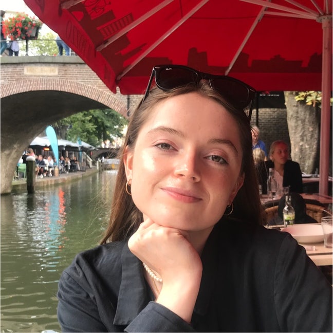 I am a 25-year old professional working in Eu... Main Photo