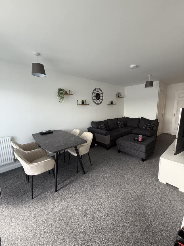 Double room in flat Main Photo