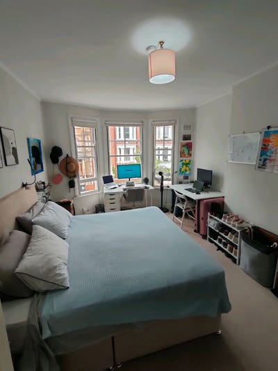 Large bedroom in Clapham North! Main Photo