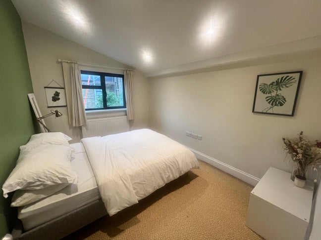 Lovely double room in Peckham Rye  Main Photo