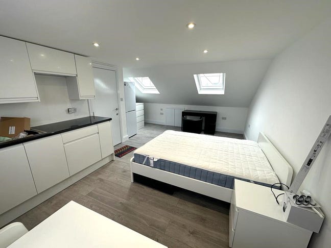 Studio In Palmers Green, Bills Included Main Photo