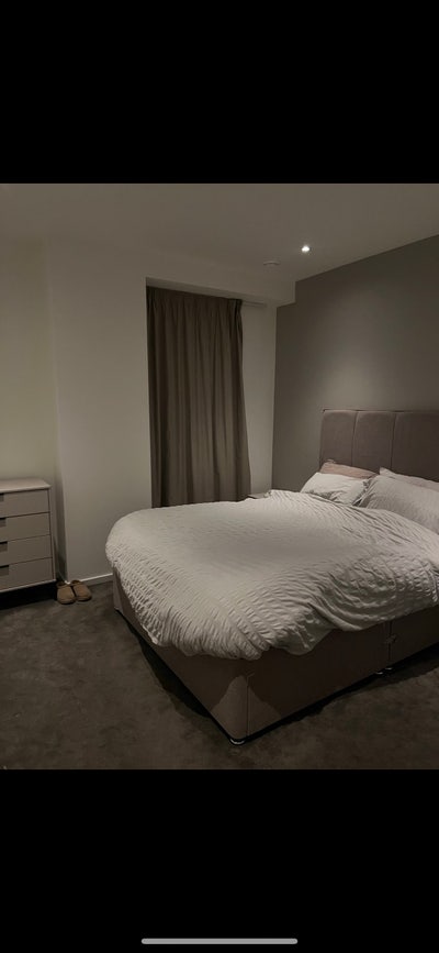 En-suite room available in east village  Main Photo