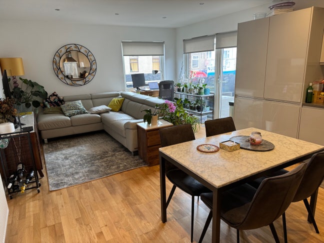 Double room - zone2 jubilee line  Main Photo