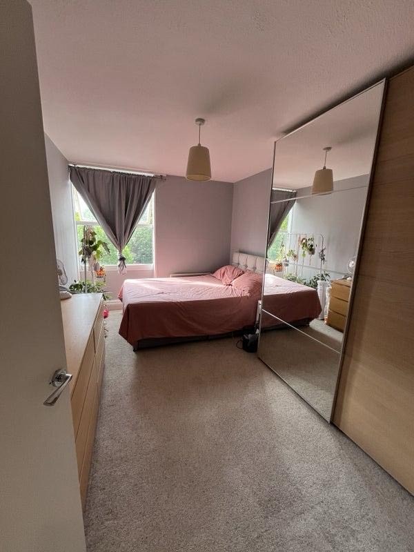 Bright Double Room + Private Bathroom Main Photo