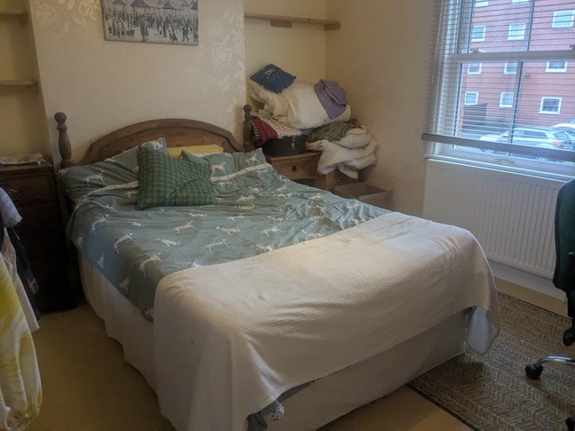 Lovely big Double Room with home working desk Main Photo