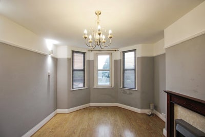 Newly Refurbished 4 bedroom house Main Photo