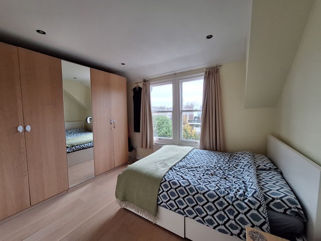 Beautiful, Spacious Double Bedroom in Kilburn  Main Photo