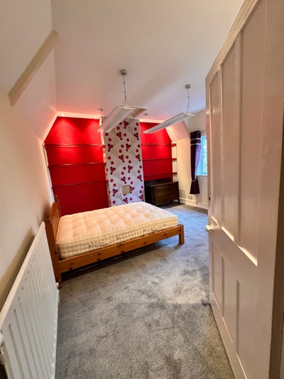 Beautiful double bed sit style living  Main Photo