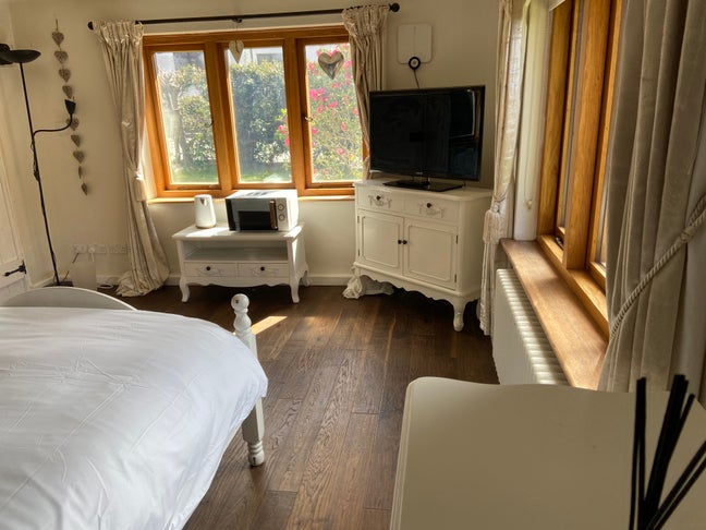 Large Dbl Room Wilmington Dartford Parking £825pcm Main Photo