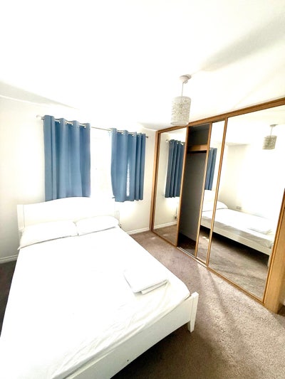 Stunning 4 bedroom detached house cul de sac  Main Photo