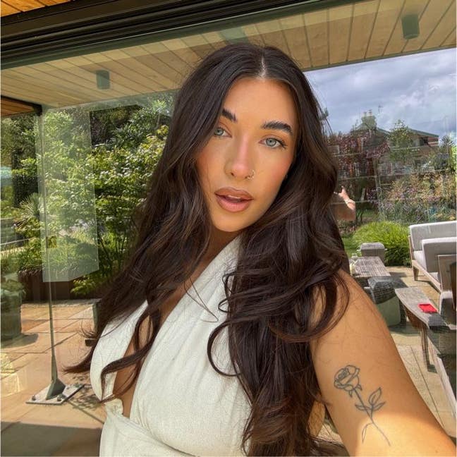 Professional Female seeks a double room Main Photo