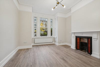 Fab 2 Bed Garden Flat on Trinity Rd Tooting  Main Photo