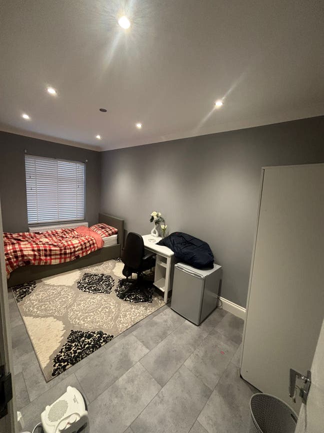 Room to let  Main Photo