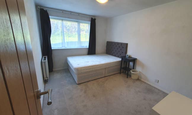 Room In Calm, Light and Warm Flat Main Photo