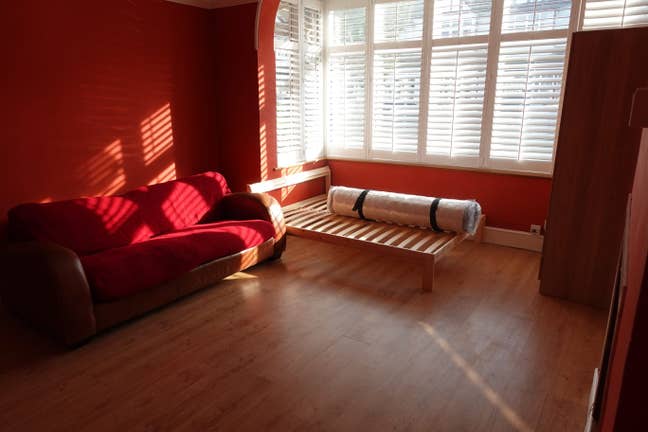 Master room available in IG2 6JQ Main Photo